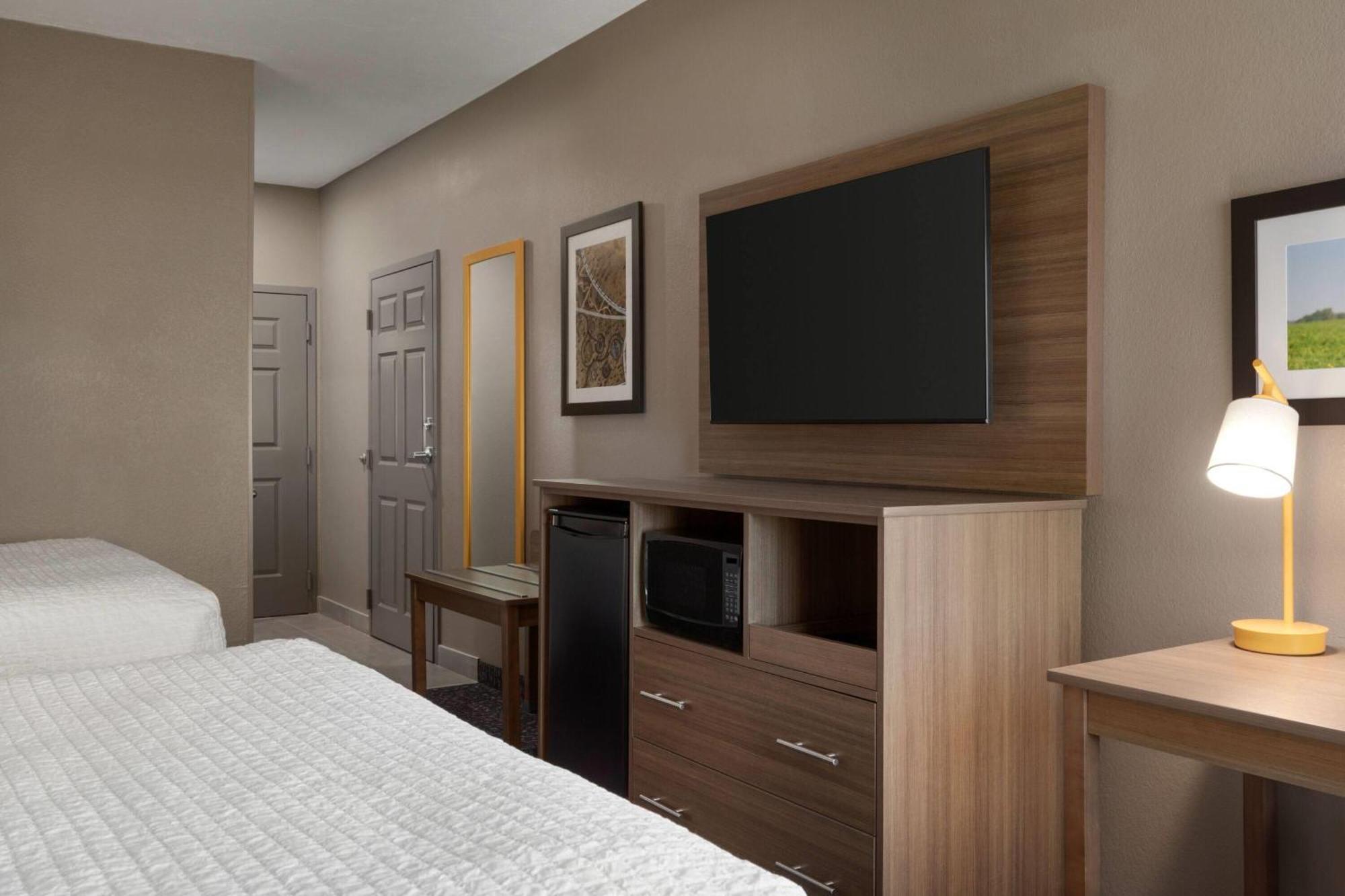 La Quinta By Wyndham Shawnee Hotel Luaran gambar