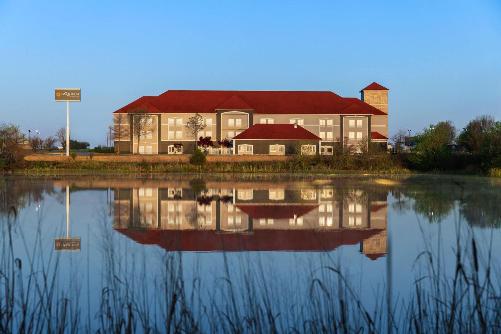 La Quinta By Wyndham Shawnee Hotel Luaran gambar